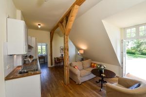 Køkken eller tekøkken på Ferienwohnung 6 WLAN Sauna Wasserblick