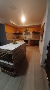 Η κουζίνα ή μικρή κουζίνα στο Casa Alpino "Mis Viejos" +6 φωτογραφίες