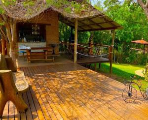 Taman di luar Espelho D'Água Pousada - Capitólio