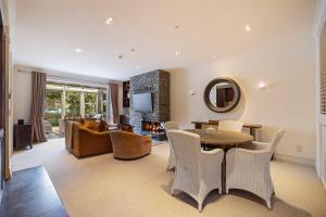 Istumisnurk majutusasutuses Craigroy 3 Lakeshore apartment with conservatory