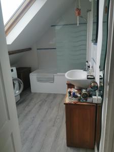 Koupelna v ubytování L écrin de la Capelle