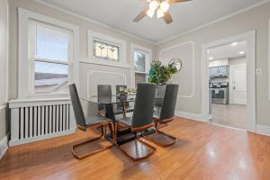 Φωτογραφία από το άλμπουμ του 2-Story Stay with Game Lounge & Free Parking Spots - 5 mins to NYC Train σε Linden +12 φωτογραφίες