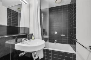 Gallery image of Private Room in the Heart of Melbourne 1 Min to Southern Cross Station in Melbourne