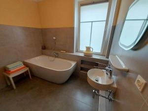 Koupelna v ubytování Villa Lebensart Comfortable holiday residence + 32 fotografií