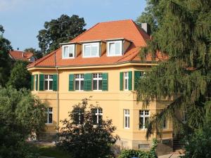 Το κτήριο όπου στεγάζεται  η παραθεριστική κατοικία