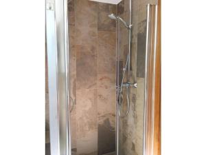 Ένα μπάνιο στο Fireplace room Comfortable holiday residence +14 φωτογραφίες