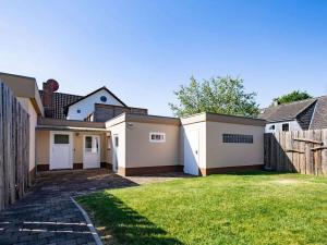 Hoone, kus puhkemaja asub