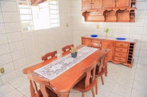 Una cocina o cocineta en Chácara Salone 4 fotos más