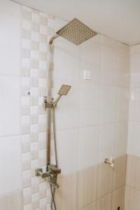 Ένα μπάνιο στο 2 Swans Apartment Eluketiya