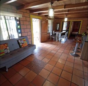 Ruang duduk di Finca Oriente Antioqueño Guarne Rionegro +14 gambar