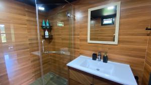Ένα μπάνιο στο 98 Mae Ram Residence +55 φωτογραφίες