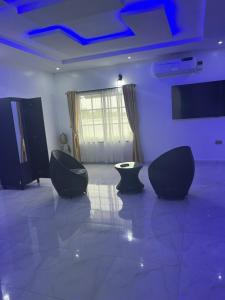 Posezení v ubytování The Diasporan Luxury MedSpa suites