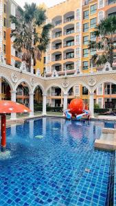 Kolam renang di atau dekat dengan Venetian Signature Pattaya