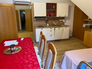 Cucina o angolo cottura di Samoobslužný hotel Vydra