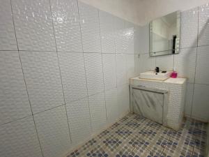 Bagno di RedDoorz Syariah at Sudirman Street Garut