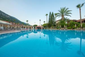 Bazén v ubytování Alize Hotel Oludeniz - All Inclusive nebo v jeho okolí