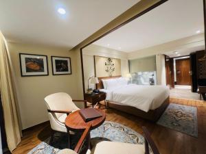 Postel nebo postele na pokoji v ubytování Radisson Hotel Sonamarg