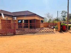 Photo de la galerie de l'établissement Ambré Guesthouse, à Francistown