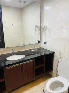 Ένα μπάνιο στο I Lux Hotel Jogja +12 φωτογραφίες