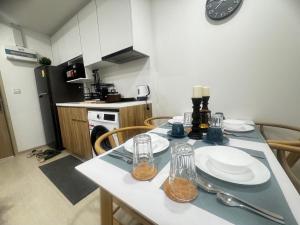 Ảnh trong thư viện ảnh của Ekamai 2 bed room ở Klong Toi