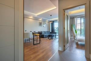 Fotografie z fotogalerie ubytování Maxi Sirius Town 1-Bed Free Pool, Spa, Fast WİFİ Fitness & Beach Access v destinaci Aksu