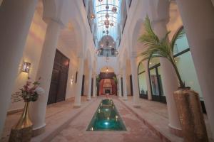 Bazén v ubytování Palm View Palace nebo v jeho okolí