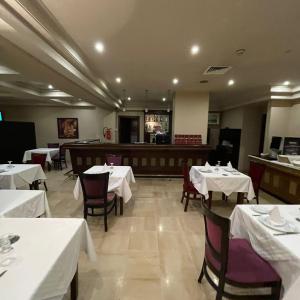 Restaurace v ubytování Hôtel LE CONSUL