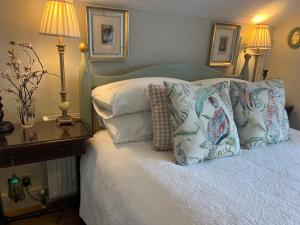 Postelja oz. postelje v sobi nastanitve The Artist Residence Dublin Boutique B&B