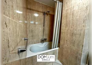 A bathroom at DOMuum Holidays - SOROLLA