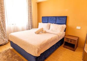 Postel nebo postele na pokoji v ubytování Serene 2-Bedroom Retreat + 27 fotografií