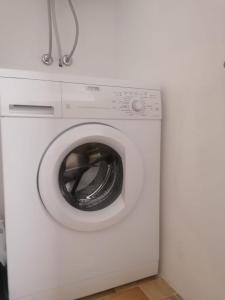 Gallery image of Monolocale 300 m dal mare in Scalea