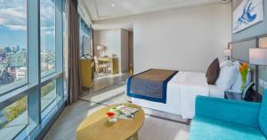 Posezení v ubytování Savoy Hotel Manila near NAIA Terminal 3 MNL