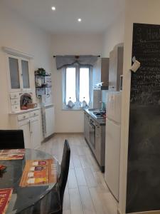 Kuchyňa alebo kuchynka v ubytovaní G House Dolceacqua