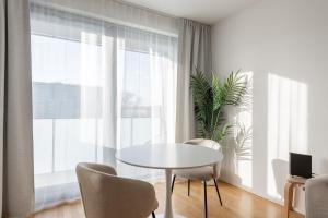 TV a/nebo společenská místnost v ubytování Fresh All-in Apartment Prague