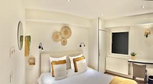 Postel nebo postele na pokoji v ubytování Hotel & Apartments Bibois Leuven