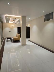 Μια τηλεόραση ή/και κέντρο ψυχαγωγίας στο Hotel Itagi Square Vijapura