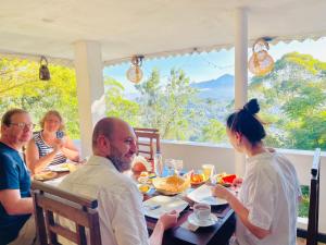 Cibo presso la locanda o nelle vicinanze