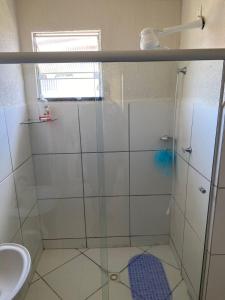 Ένα μπάνιο στο condomínio sol e mar QE