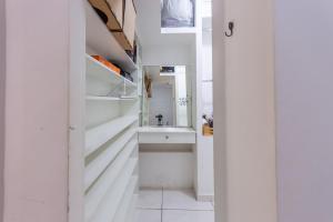 Kuhinja oz. manjša kuhinja v nastanitvi Flat funcional, com Wi-Fi e otima localizacao