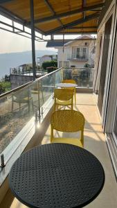 Balcó o terrassa a 2BHK suite, Panchgani Views, Ora Vue