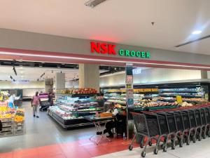 Supermarket nebo jiné obchody v  apartmánu nebo okolí