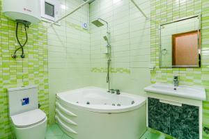 Koupelna v ubytování Hollywood Apartment İn The Targovu + 23 fotografií