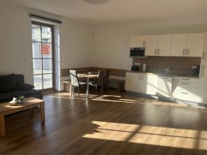 Una cocina o zona de cocina en Apartmány Lipka