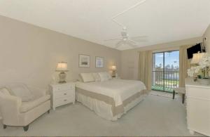 Ένα ή περισσότερα κρεβάτια σε δωμάτιο στο Long term rental minimum 3 months located at the IMG Golf Course Feb 2026