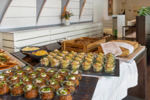 Makanan di atau berdekatan hotel