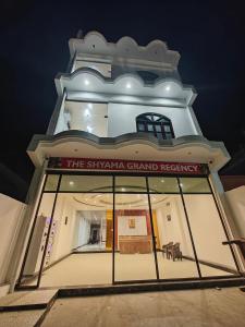 Byggingin sem hótelið er í