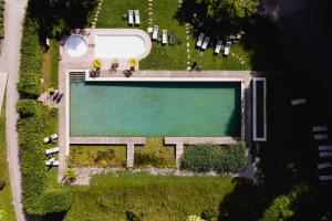 Bazén v ubytování Grandhotel Giessbach nebo v jeho okolí