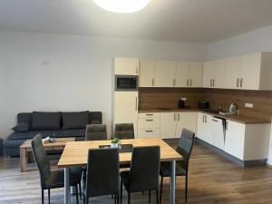 Una cocina o zona de cocina en Apartmány Lipka