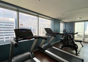 Fitness centrum a/nebo fitness zařízení v ubytování Lírio de Joseph