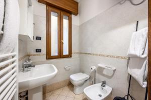 Ένα μπάνιο στο Emilia Studios 4